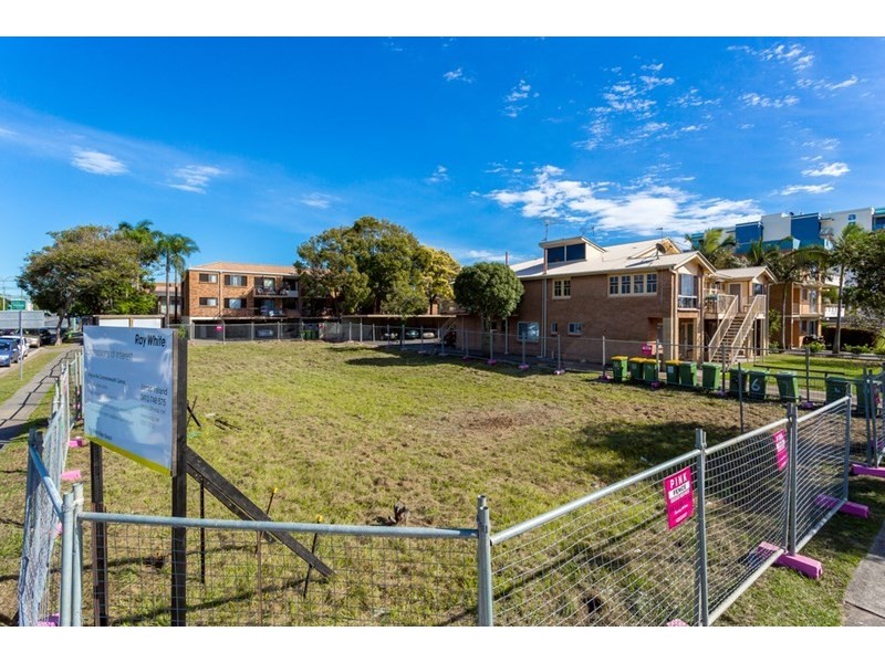 124 Marine Parade, Southport QLD 4215