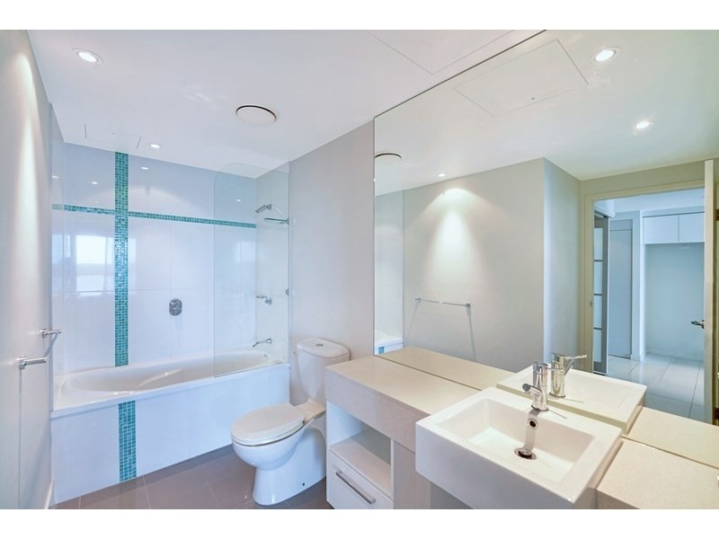 430 Marine Parade, Biggera Waters QLD 4216