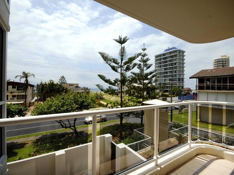59 Pacific Street, Main Beach QLD 4217