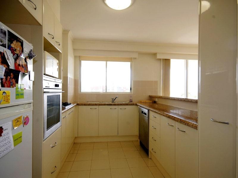 59 Pacific Street, Main Beach QLD 4217