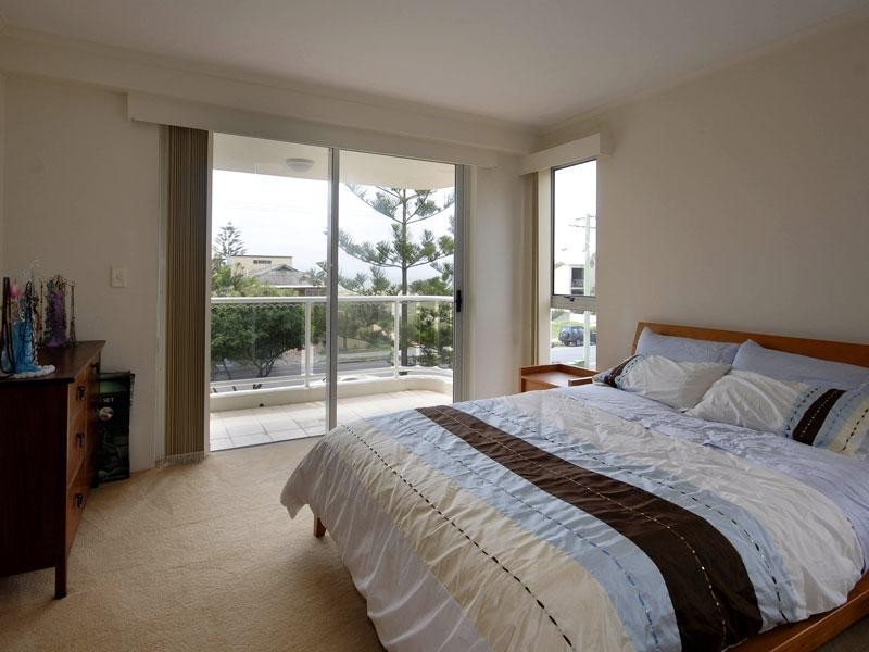 59 Pacific Street, Main Beach QLD 4217