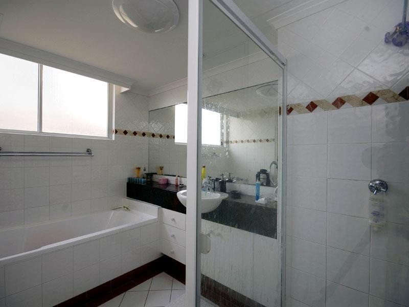 59 Pacific Street, Main Beach QLD 4217