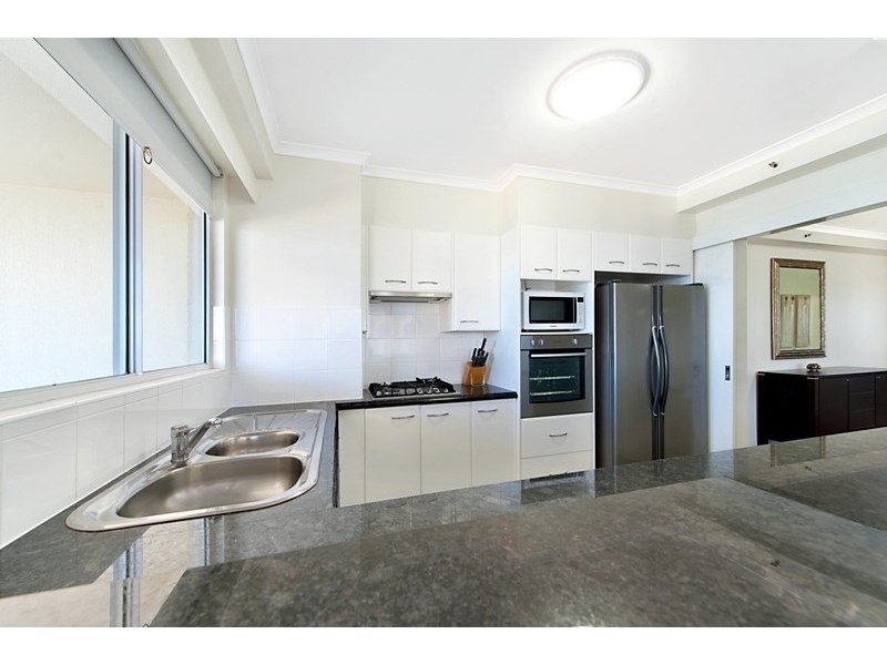 59 Pacific Street, Main Beach QLD 4217