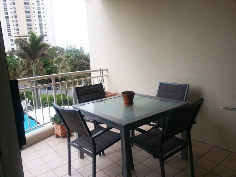 46 Pacific Street, Main Beach QLD 4217