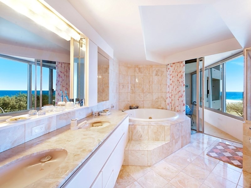 4 ‘Madison Point’ 3478 Main Beach Parade, Main Beach QLD 4217