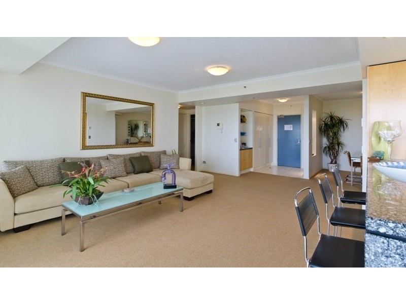 1 Lennie Avenue, Main Beach QLD 4217