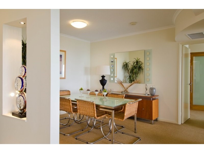 1 Lennie Avenue, Main Beach QLD 4217