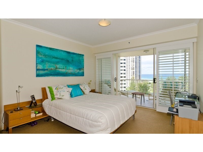 1 Lennie Avenue, Main Beach QLD 4217