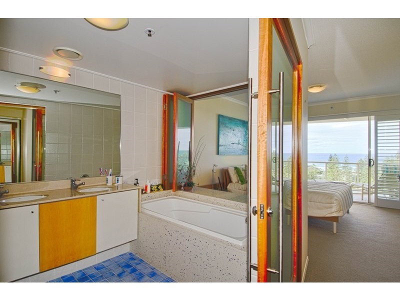 1 Lennie Avenue, Main Beach QLD 4217