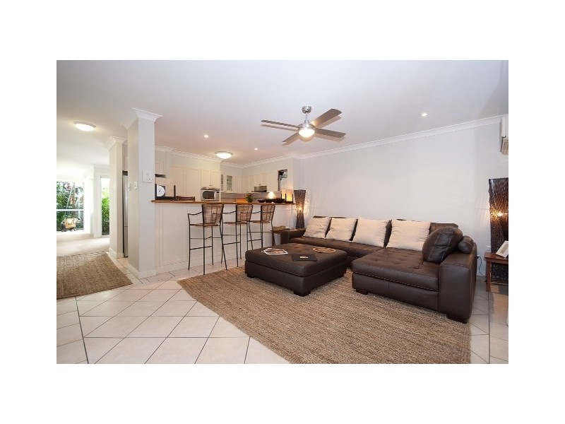 6/100 Cotlew Street East, Southport QLD 4215