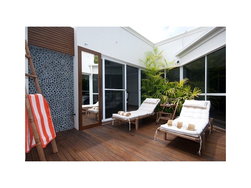 6/100 Cotlew Street East, Southport QLD 4215