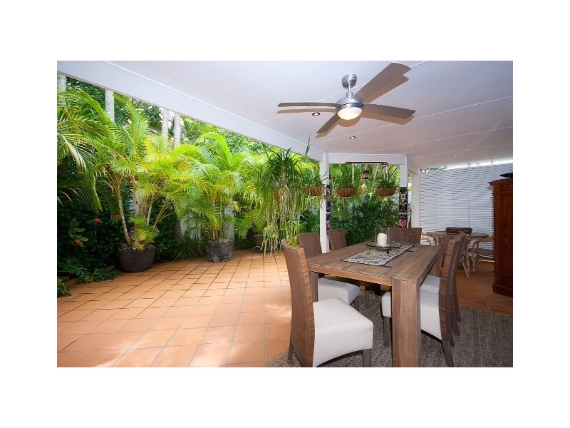 6/100 Cotlew Street East, Southport QLD 4215