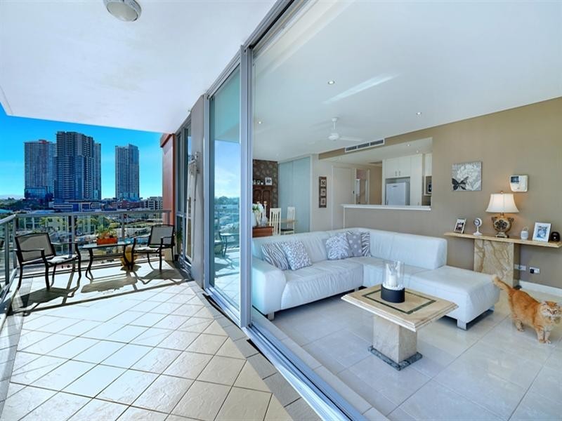 1 Como Crescent, Southport QLD 4215