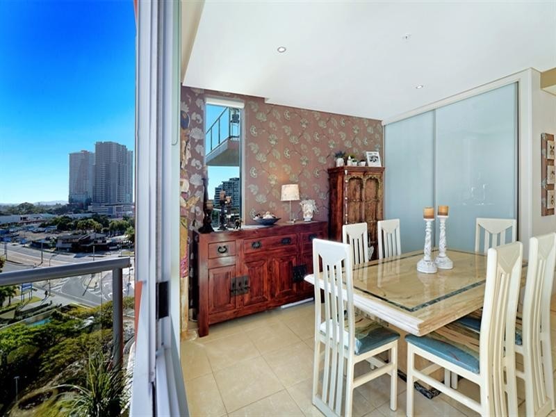 1 Como Crescent, Southport QLD 4215