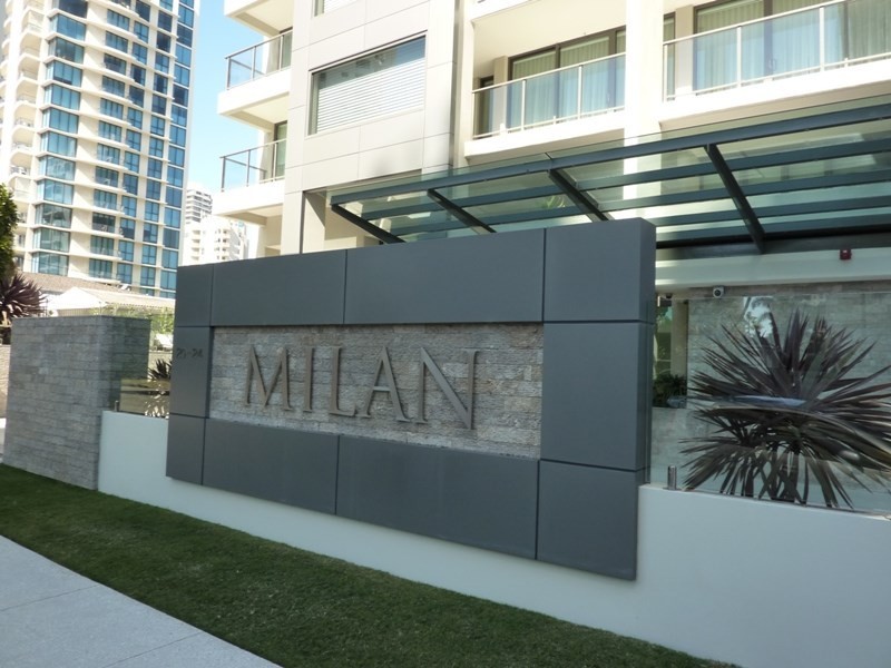 24 Hughes Avenue, Main Beach QLD 4217