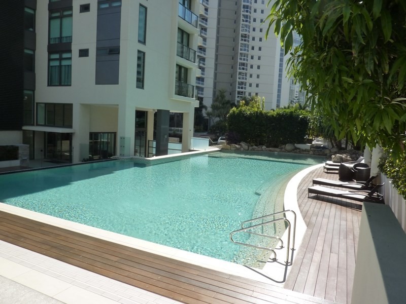 24 Hughes Avenue, Main Beach QLD 4217