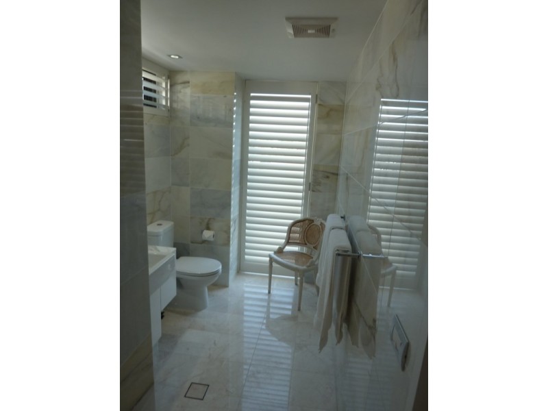 24 Hughes Avenue, Main Beach QLD 4217