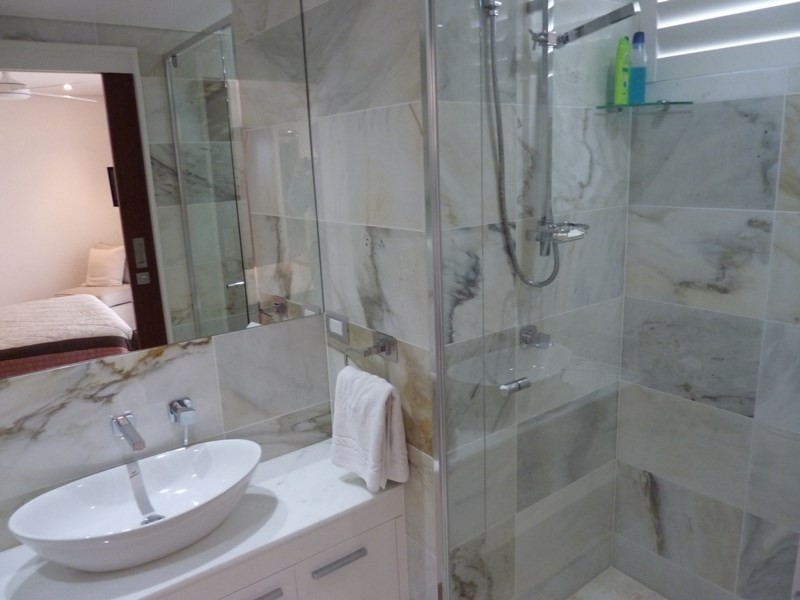 24 Hughes Avenue, Main Beach QLD 4217