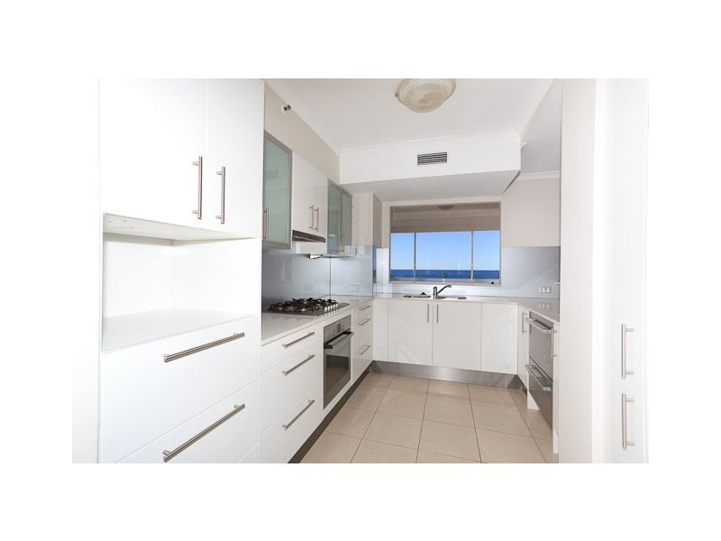 59 Pacific Street, Main Beach QLD 4217