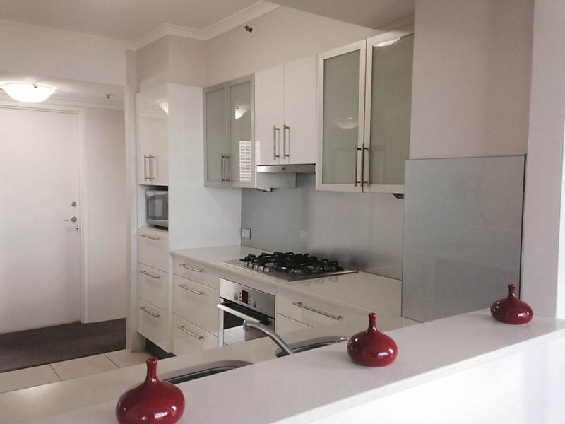59 Pacific Street, Main Beach QLD 4217