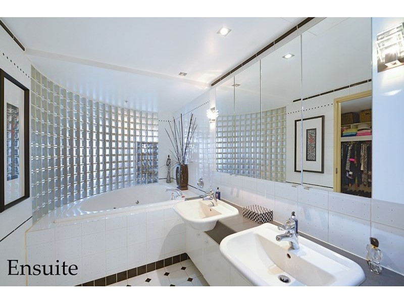 12 Commodore Drive, Surfers Paradise QLD 4217