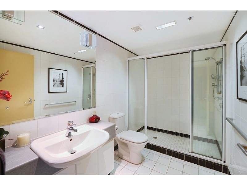 12 Commodore Drive, Surfers Paradise QLD 4217