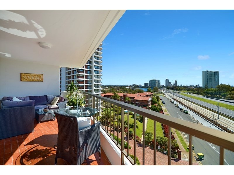 18 Commodore Drive, Surfers Paradise QLD 4217