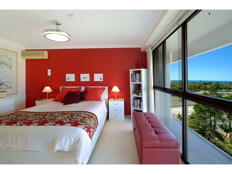 18 Commodore Drive, Surfers Paradise QLD 4217