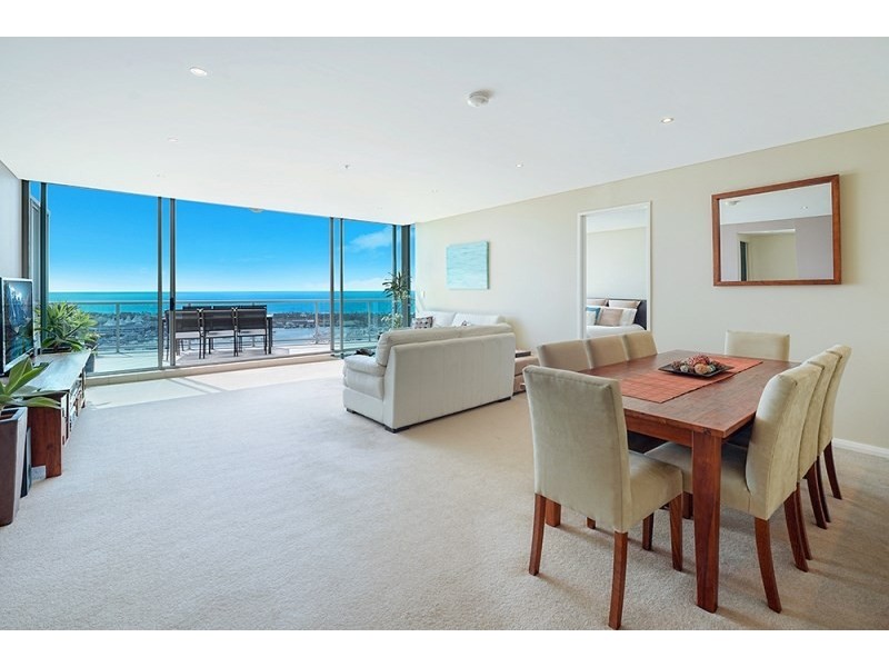 1 Como Crescent, Southport QLD 4215