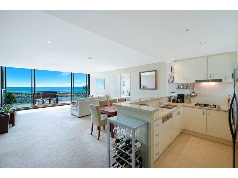 1 Como Crescent, Southport QLD 4215