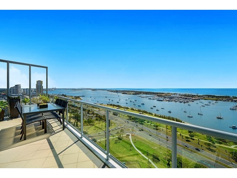 1 Como Crescent, Southport QLD 4215