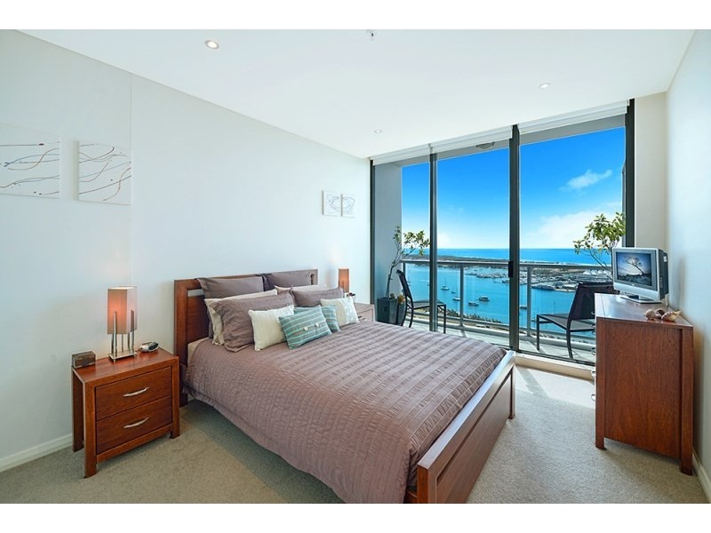 1 Como Crescent, Southport QLD 4215