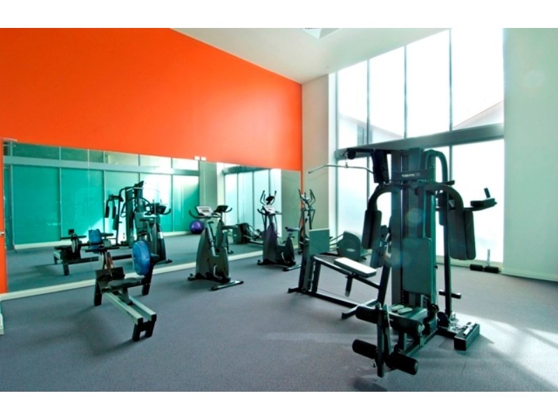 1 Como Crescent, Southport QLD 4215