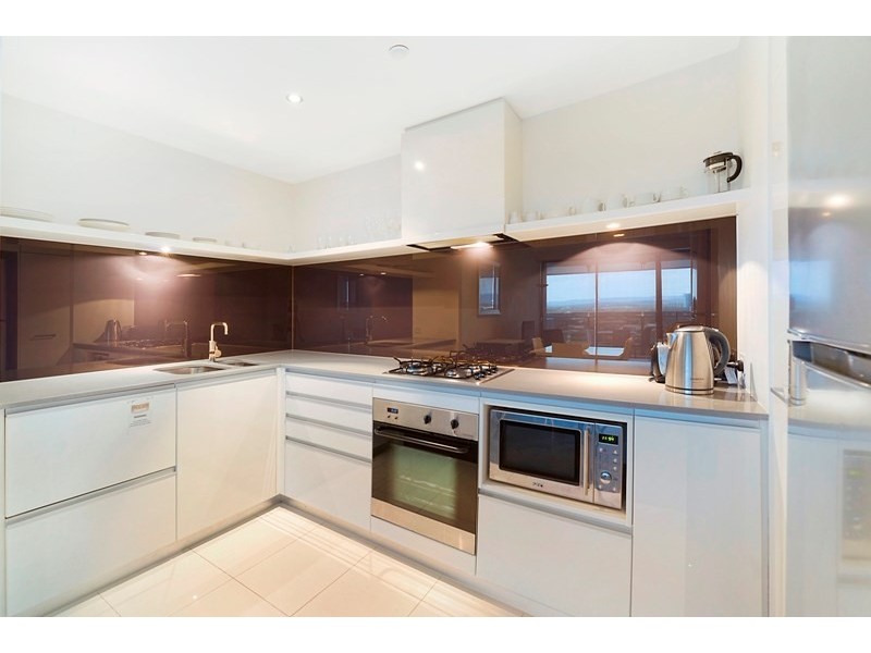 9 Ferny Avenue, Surfers Paradise QLD 4217