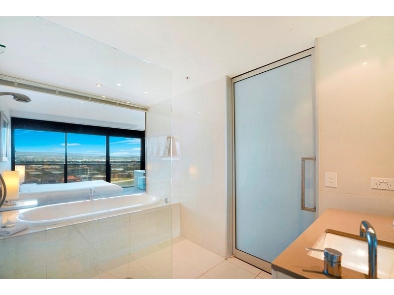 9 Ferny Avenue, Surfers Paradise QLD 4217