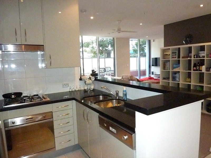 3 Como Crescent, Southport QLD 4215