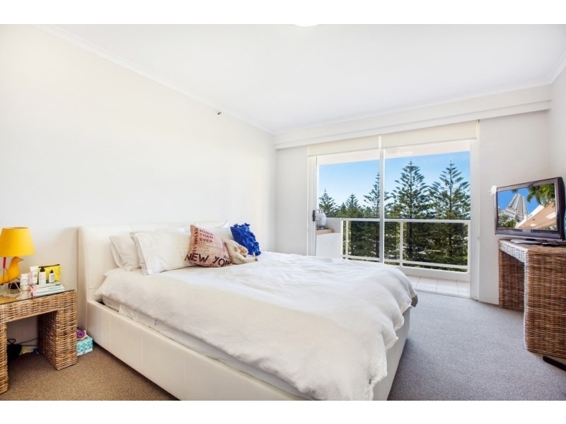 1 Hughes Avenue, Main Beach QLD 4217