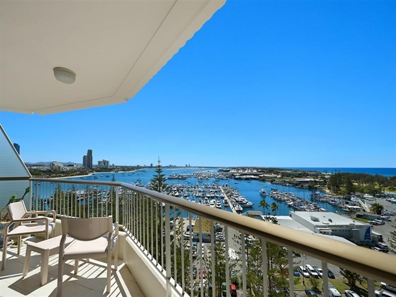 18 MacArthur Parade, Main Beach QLD 4217