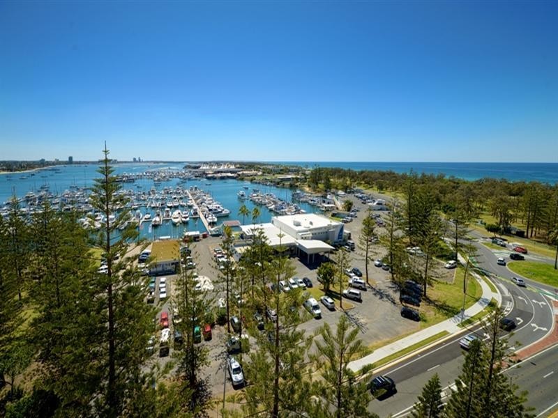 18 MacArthur Parade, Main Beach QLD 4217
