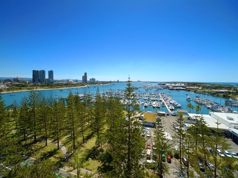 18 MacArthur Parade, Main Beach QLD 4217