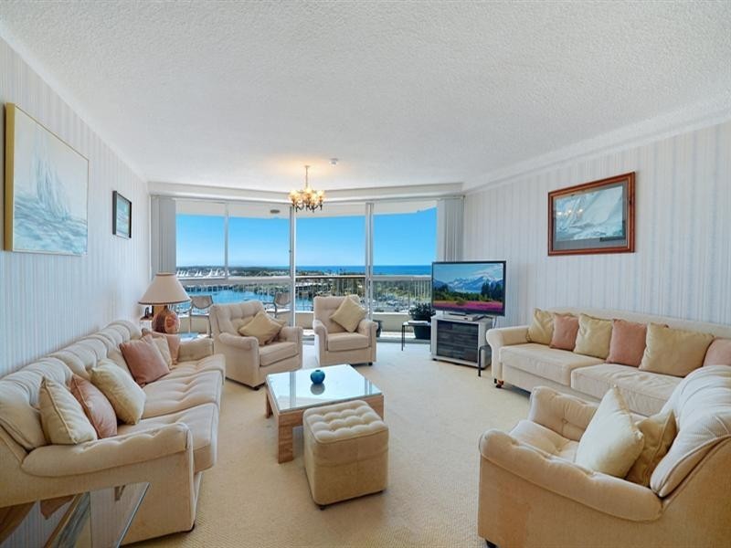 18 MacArthur Parade, Main Beach QLD 4217