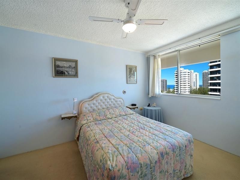 18 MacArthur Parade, Main Beach QLD 4217