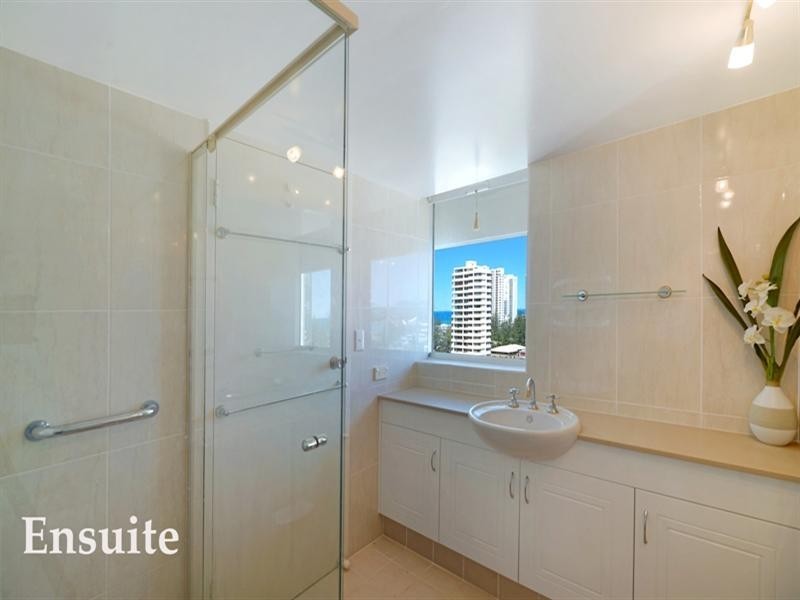 18 MacArthur Parade, Main Beach QLD 4217