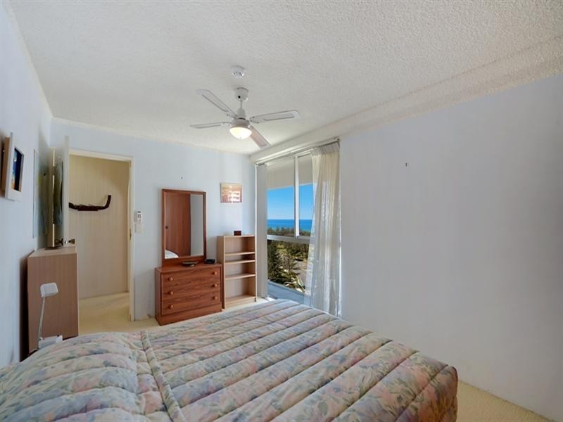 18 MacArthur Parade, Main Beach QLD 4217