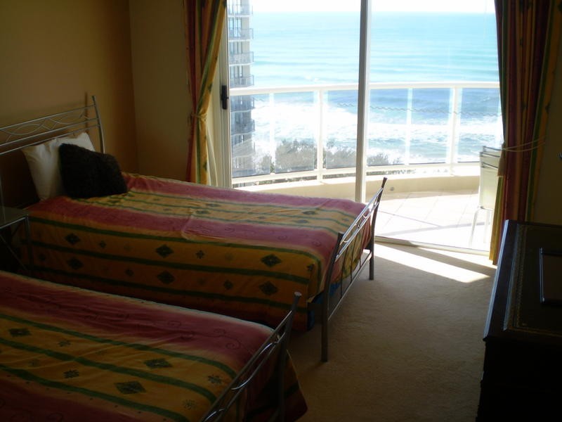 Main Beach QLD 4217
