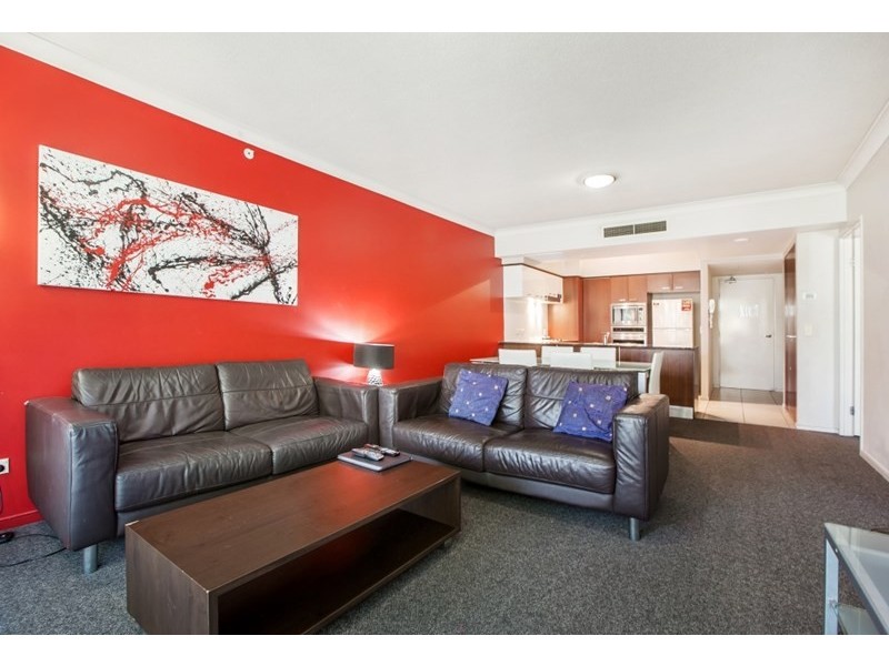 23 Ferny Avenue, Surfers Paradise QLD 4217