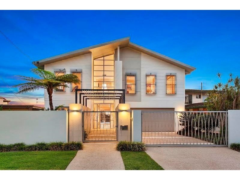 5 Valencia Avenue, Isle Of Capri QLD 4217