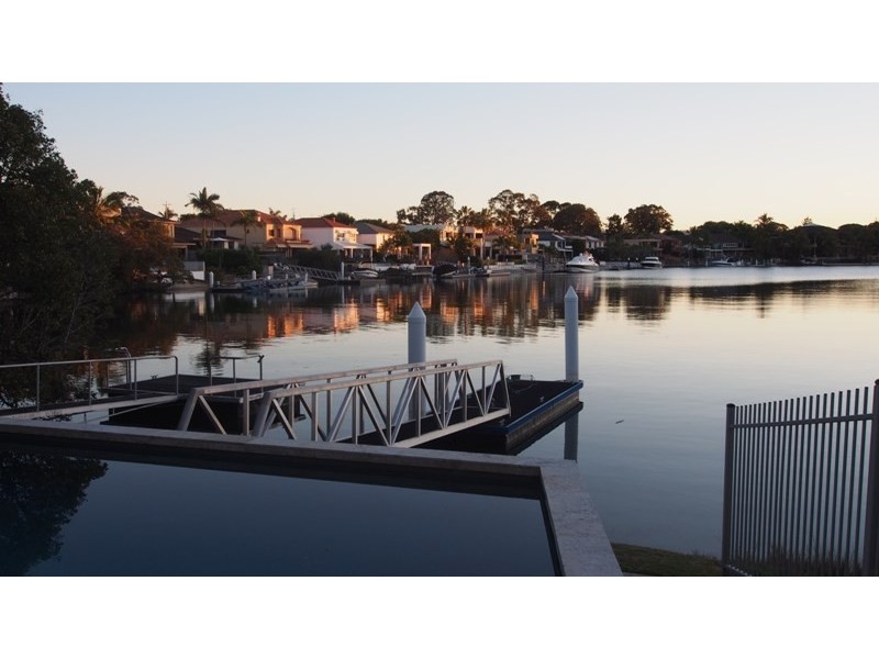 5 Valencia Avenue, Isle Of Capri QLD 4217