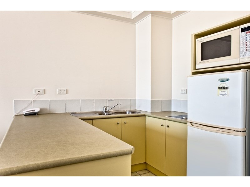 46 Pacific Street, Main Beach QLD 4217