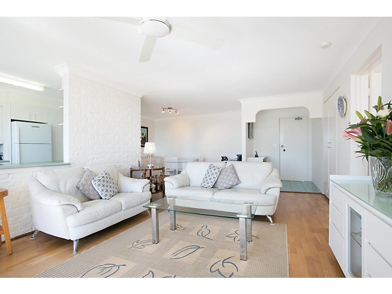 18 Commodore Drive, Surfers Paradise QLD 4217